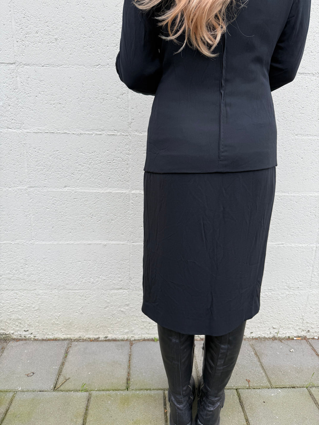 1️⃣ Vintage silk feestjurk met steentjes embleem dames
2️⃣ 100% zijde Italiaanse feestjurk XS tot M
3️⃣ Luxe vintage jurk model draagt M
4️⃣ Elegante zijde jurk met steentjes details
